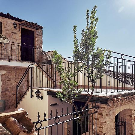 Bed and Breakfast Il Cortiletto Del Borgo Pietra Montecorvino Екстер'єр фото